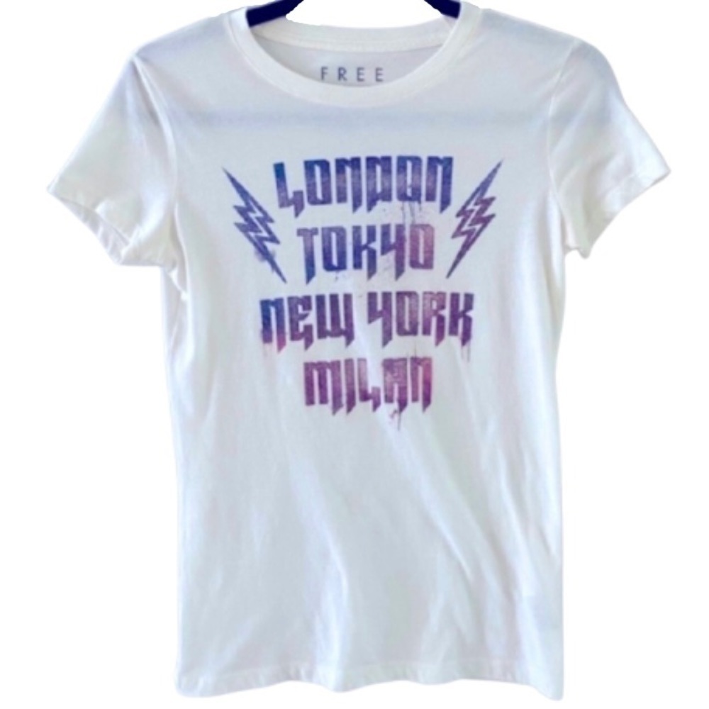 Free State London NY Graphic T​​​​​​​​​​​​​​​​​​​​​​​​​​​​​